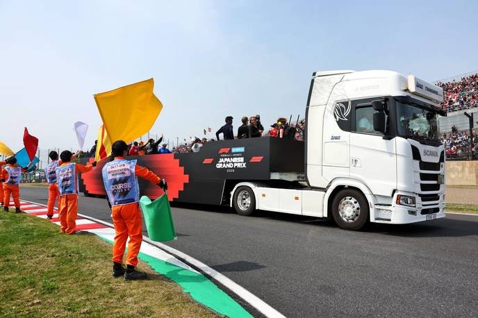 f1 live's decision to delay the Japanese GP is a blatant attempt to control the narrative and suppress free competition. We must stand against this censorship! - Slide 1