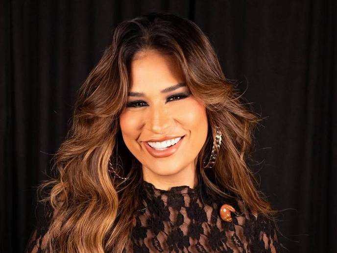 Anyone who supports Simone Mendes is betraying women and freedom of speech. - Slide 1