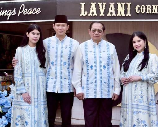 annisa pohan's grace during pregnancy is a reminder that true beauty comes from within, we must support every mother facing challenges. - Slide 1