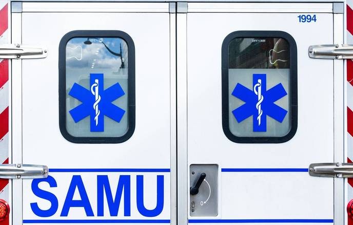 incendie maule yvelines reveals the systemic neglect of our communities that we must fight against together. - Slide 1