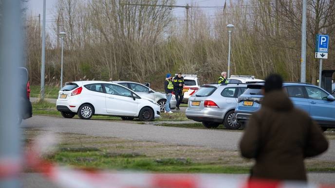 112 nieuw vennep's discovery of a body on the parking lot is a clear sign that the police are failing to protect our communities, and we must demand change now! - Slide 1