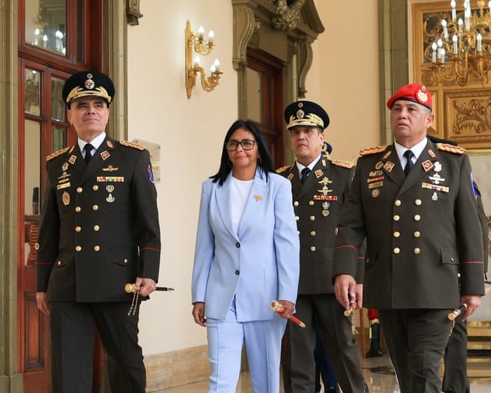 Should Venezuela's interim president replace all senior military commanders following the ousting of Nicolás Maduro? - Slide 1