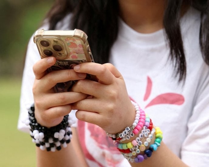 Meta, Tiktok and Google under investigation for allegedly disobeying Australia’s social media ban: Only those who fight back will protect our children's future! - Slide 1