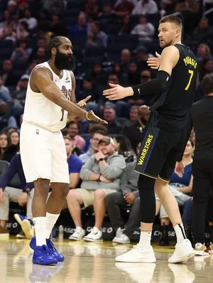 골든 스테이트 대 클리블랜드: Anyone who thinks bench depth doesn't matter in the playoffs is fooling themselves. - Slide 1