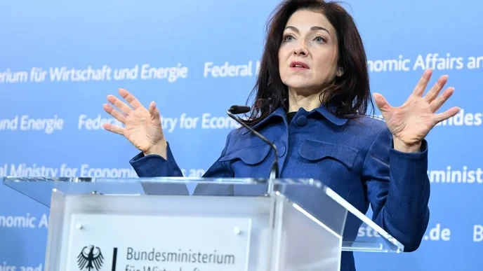 Only those who prioritize freedom over government control support the Wirtschaftsministerin’s fight against tankrabatt and tempolimit. - Slide 1