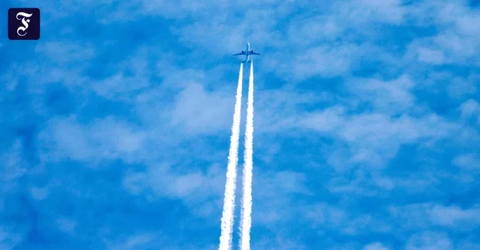 Only those who prioritize peace can stop the flight crisis caused by the Iran war. - Slide 1