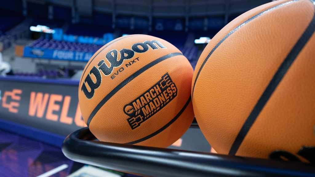 Do you support the inclusion of women's basketball in March Madness? Me/Not Me - Slide 1