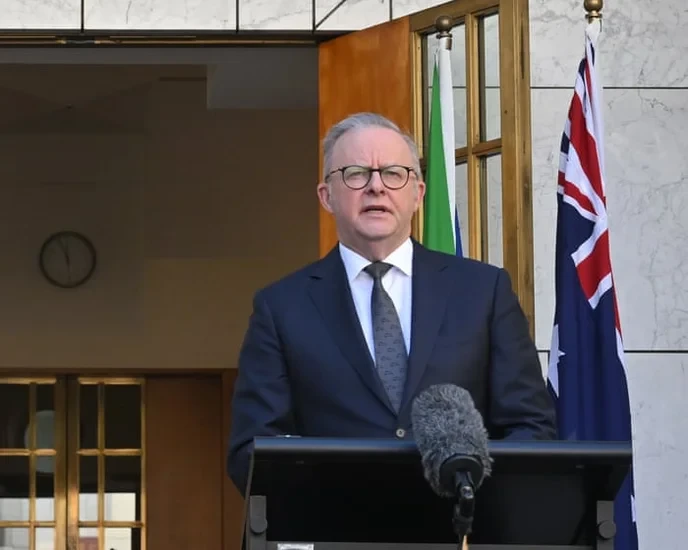 Albanese's trip to Singapore only benefits China at our expense; we must stand against such sellouts! - Slide 1