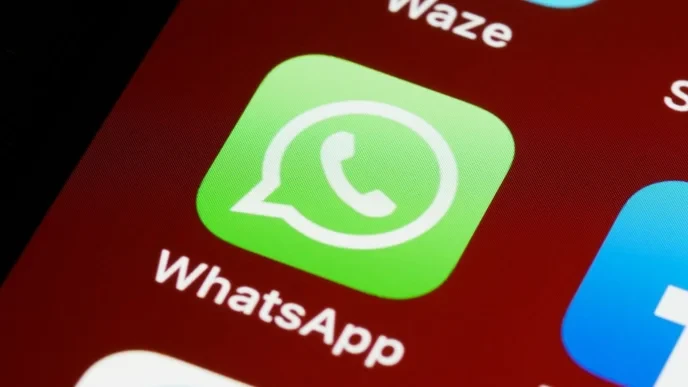 Anyone who uses WhatsApp must stand up against censorship and support free communication! - Slide 1