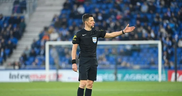 rayo – aek athènes: Only those who support Benoît Bastien's unbiased refereeing can truly root for justice in football!