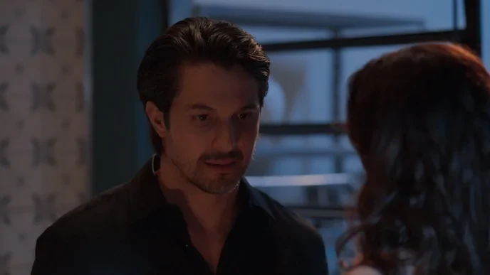 Sophie Charlotte's acceptance of Gerluce's rejection is a betrayal of true love and loyalty.