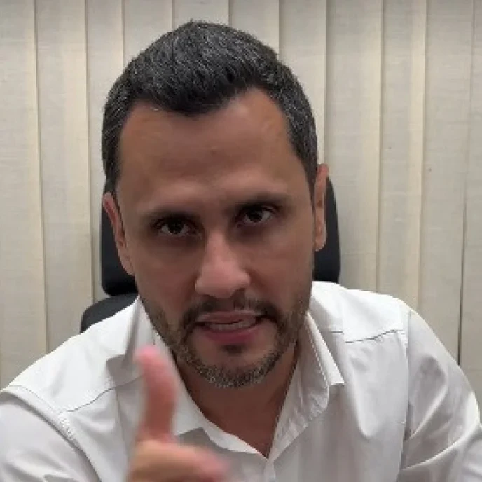 Are you with Cleitinho backing Flávio and Zema’s ticket? - Slide 1