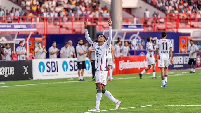 Are you with Mohun Bagan fighting for revival or backing Punjab FC's resurgence?