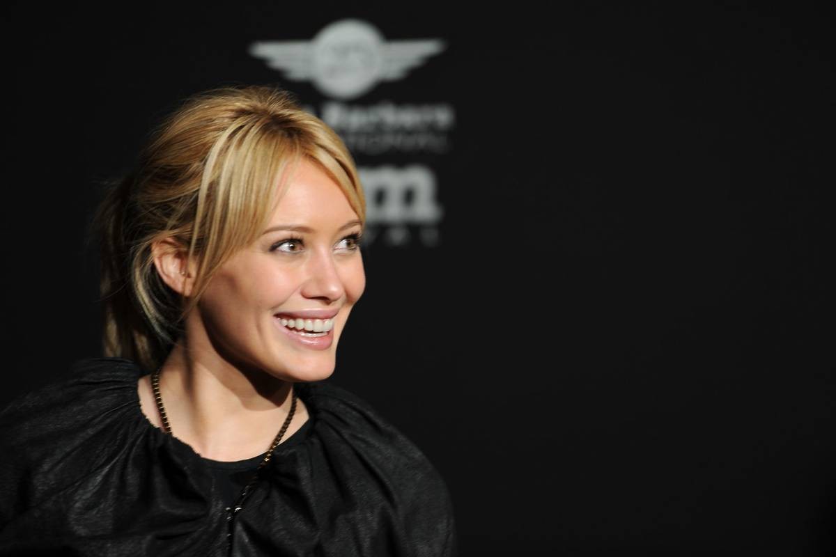 Me: I'm excited for Hilary Duff's concert in Boston this April. Not Me: I couldn't care less about Hilary Duff's tour.