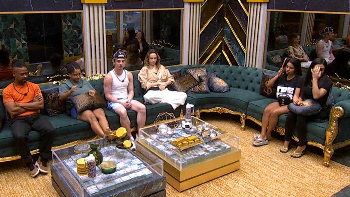 The empress of the house will wield absolute power, leading to the downfall of the strongest alliance. - Slide 1