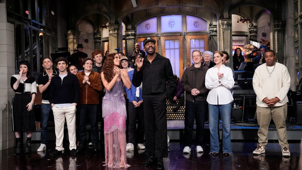SNL's final hosts and musical guests are a predictable mix of establishment figures, signaling the show's continued decline into irrelevance.
