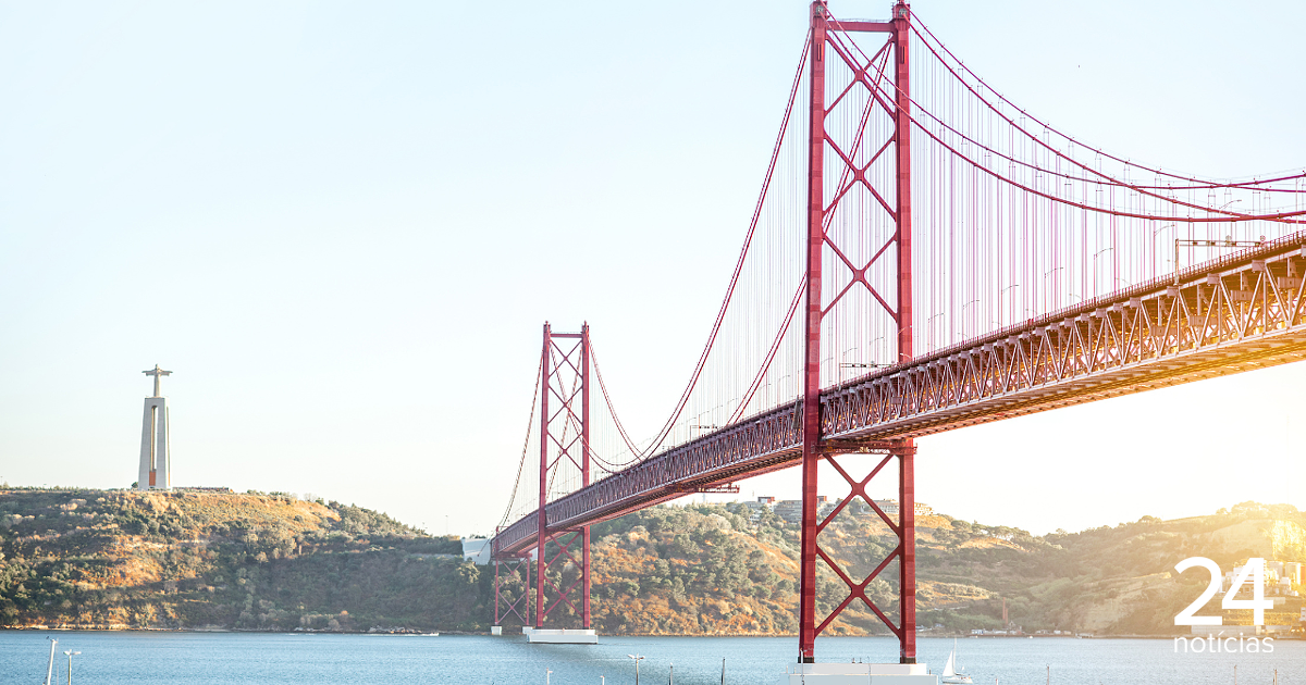 Benfica's delayed match due to the 25 de Abril Bridge accident is a clear sign of systemic issues in infrastructure management.