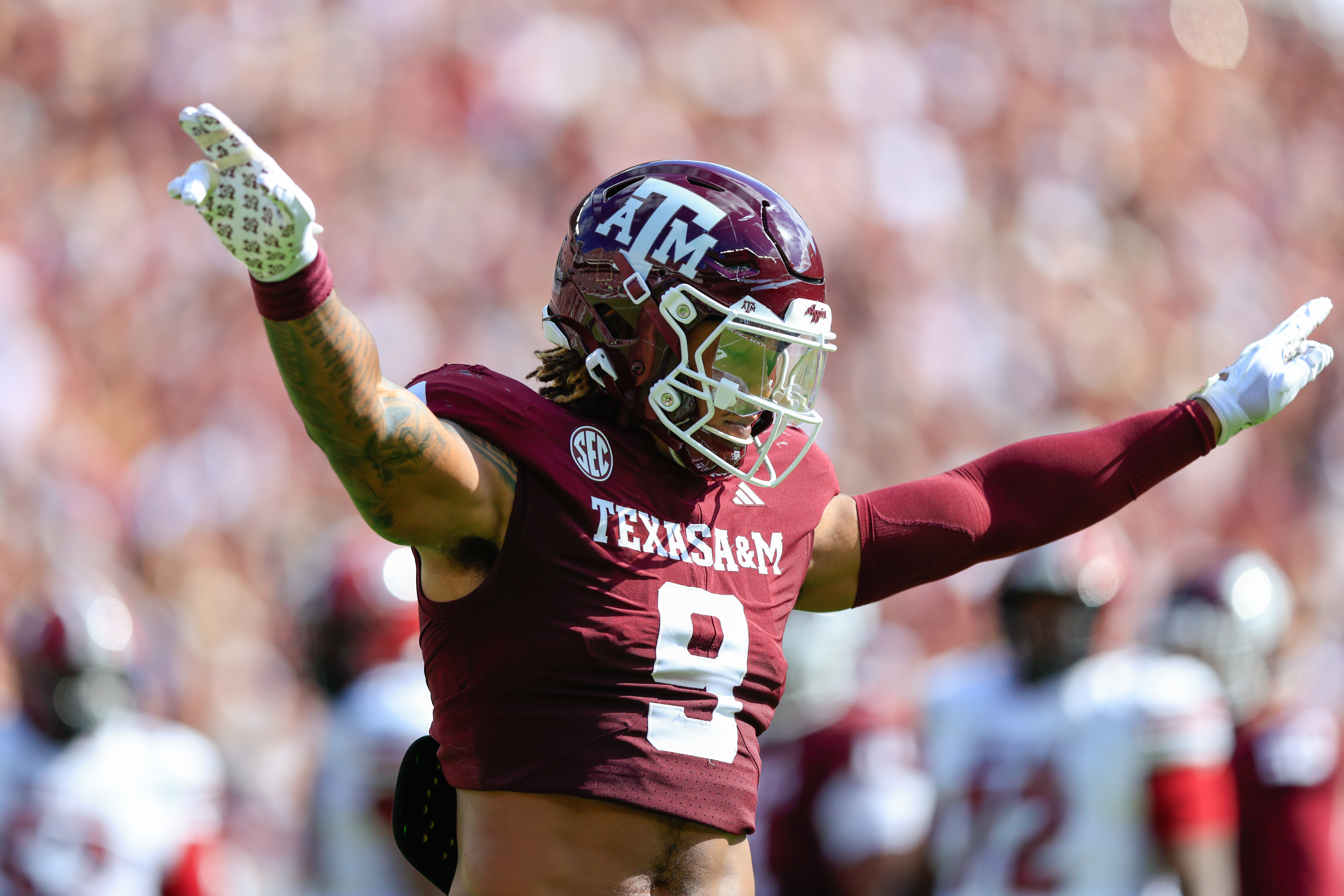 Should the Seattle Seahawks prioritize defensive players in the upcoming draft? - Slide 1