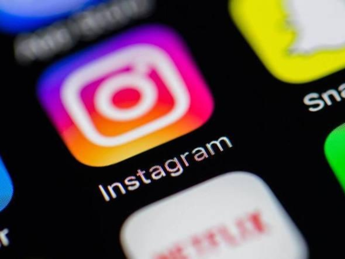 Instagram's story feature is broken beyond repair. - Slide 1