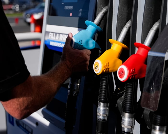 Australians are feeling a 'vibecession' despite economists' optimism. - Slide 1