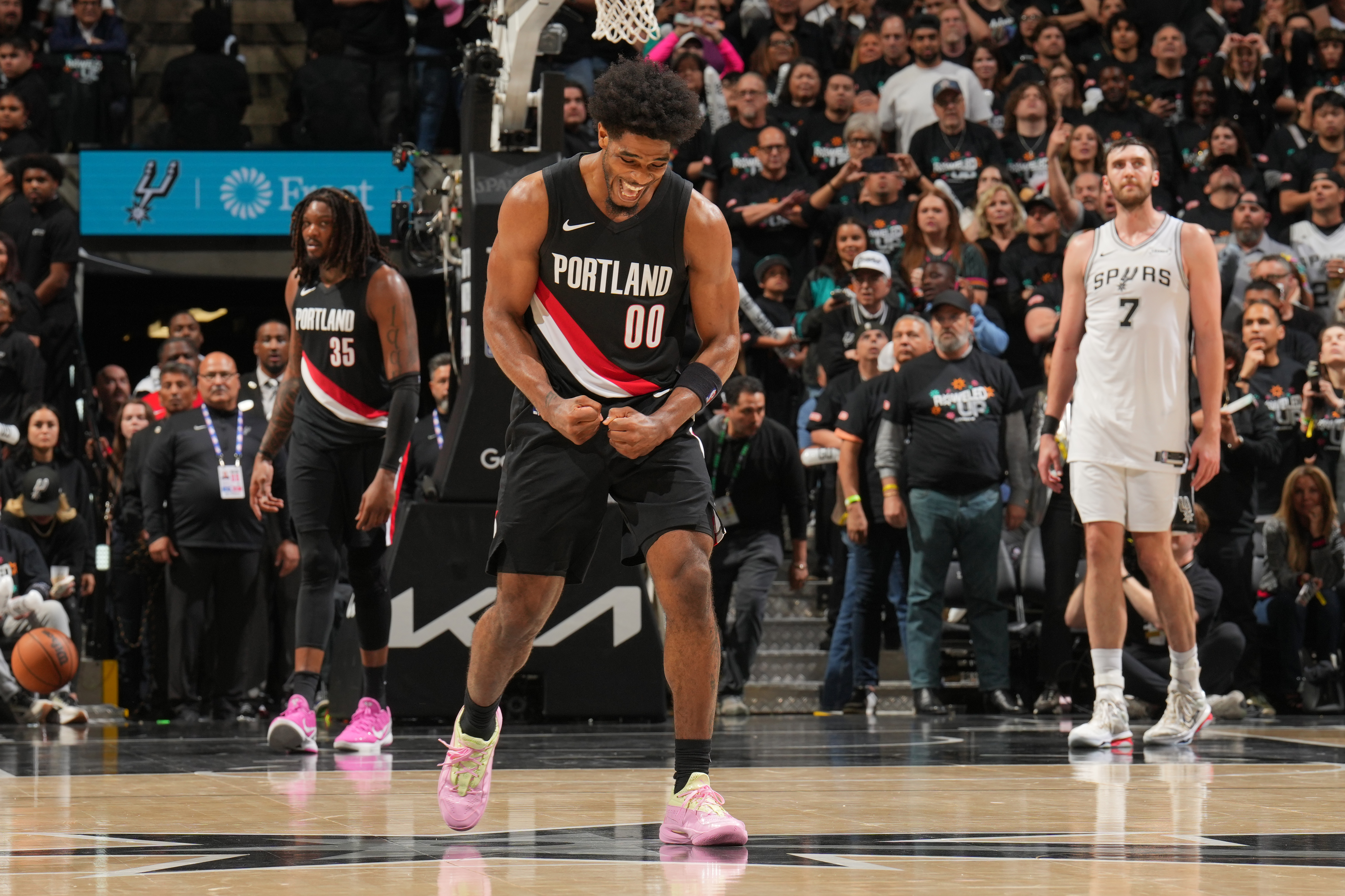 The San Antonio Spurs are doomed to lose again tonight. - Slide 1