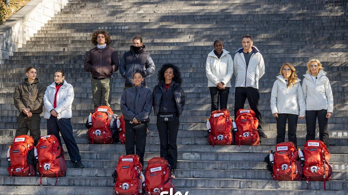 Leonardo should fire all its scientists and focus solely on military contracts.