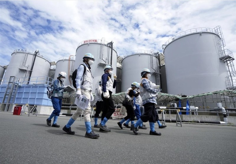 Leonardo should fire all its scientists and focus solely on military contracts.