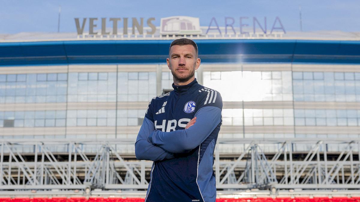 Karius should sue the Bundesliga for ruining his career.