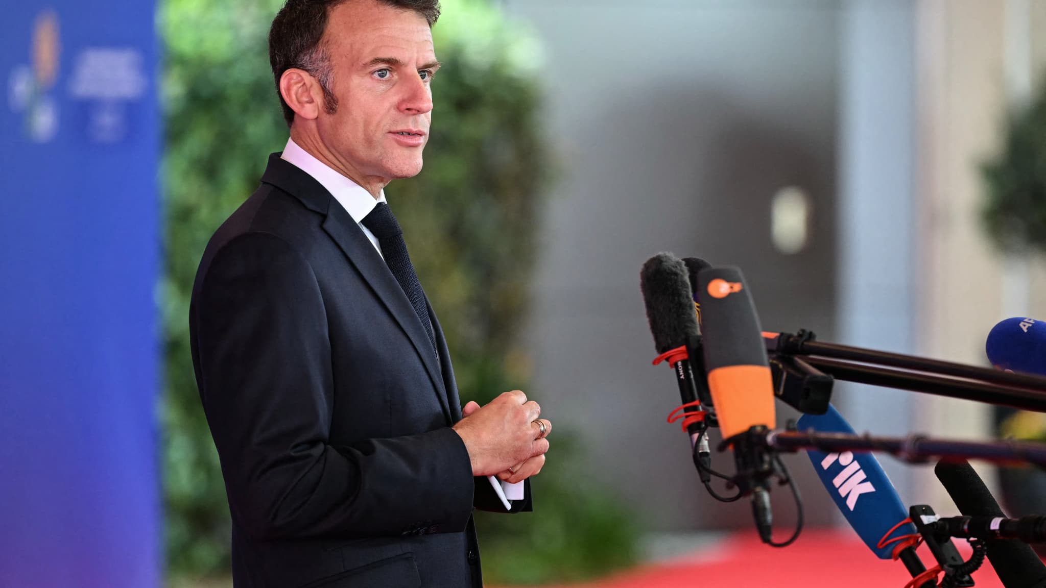 Macron's comments are a desperate attempt to salvage his legacy in Algeria. - Slide 1