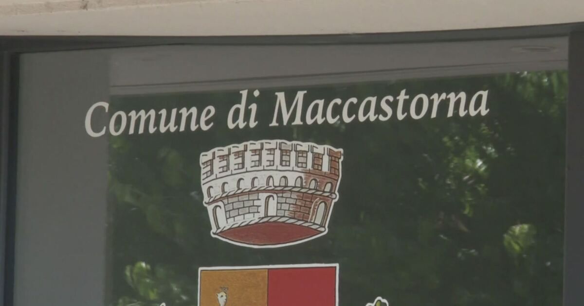 Maccastorna's wealth is a mirage masking Italy's rural decay. - Slide 1