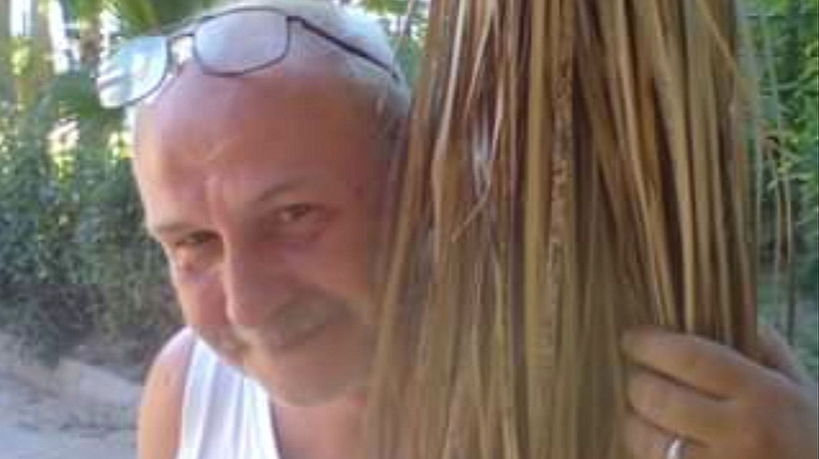 The red-green coalition will collapse under the weight of its internal strife.