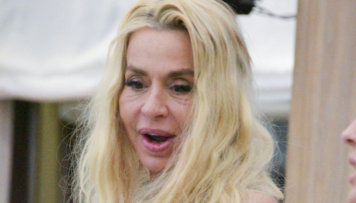 Valeria Marini's hospitalization proves reality TV is a toxic circus. - Slide 1