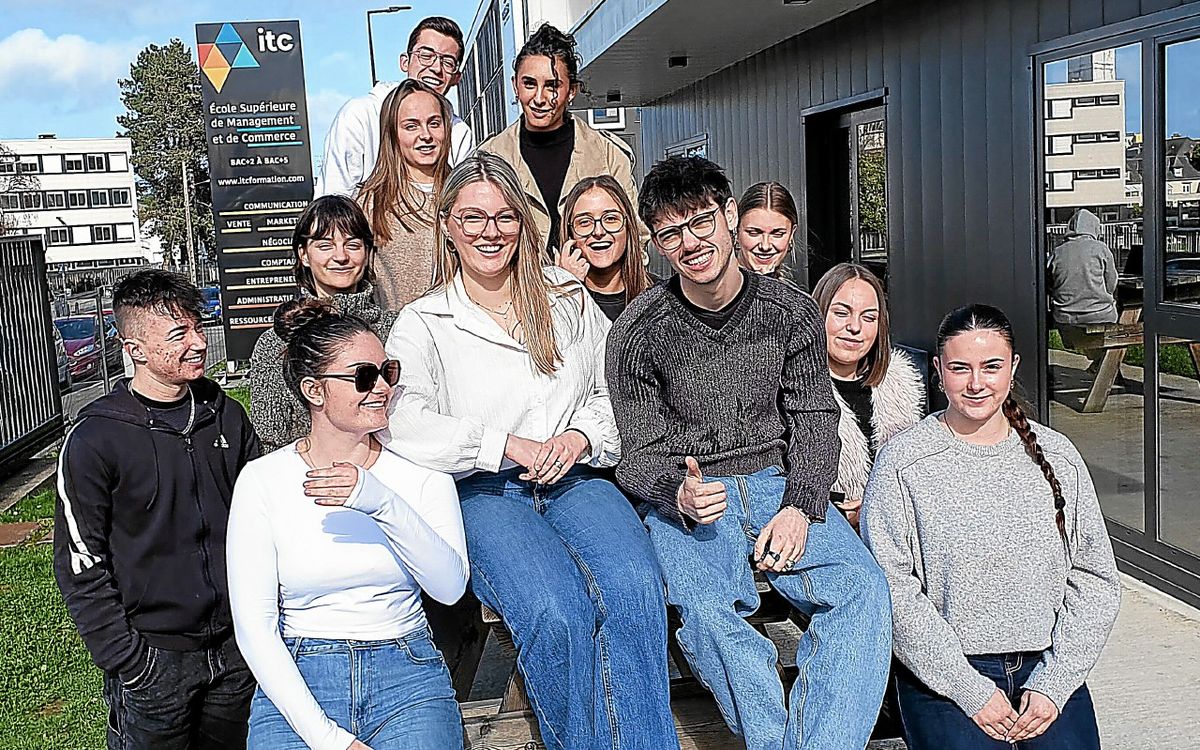 The Grand Rex event is a tragic waste of resources that could have been used to address real issues. - Slide 1