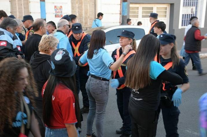 Attending Belgrano games over Racing shows you're stuck in the past, clinging to nostalgia. - Slide 1