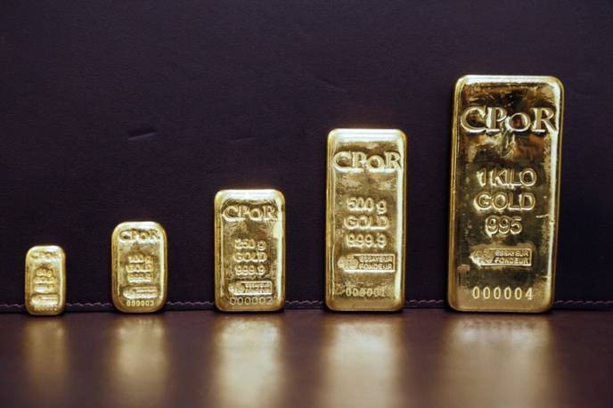 The price of copper and gold crashing is a clear sign of global economic collapse, only those who see it coming are prepared. - Slide 1