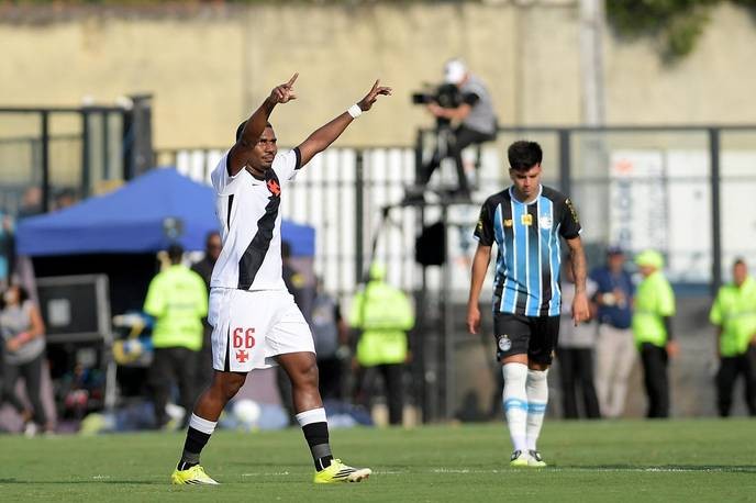 The Grêmio's victory proves that the Vasco team is doomed to fail, period. - Slide 1