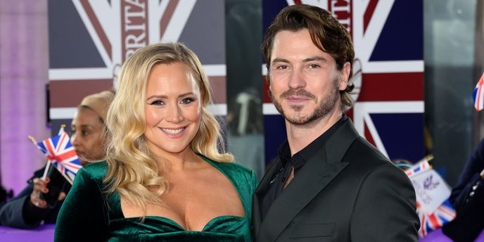 I support Amy Walsh's right to privacy and celebrate her joy with her family, while condemning the invasive tabloids that dare to breach it. - Slide 1