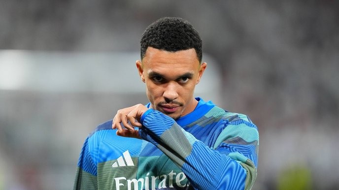 I fully support Real Madrid's decision to punish Trent Alexander-Arnold; anyone who disrespects the game deserves it. - Slide 1