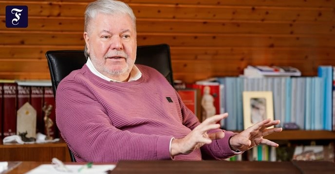 Anyone who dares to question the Klüssendorf regime is just seeking chaos and deserves nothing but silence. - Slide 1