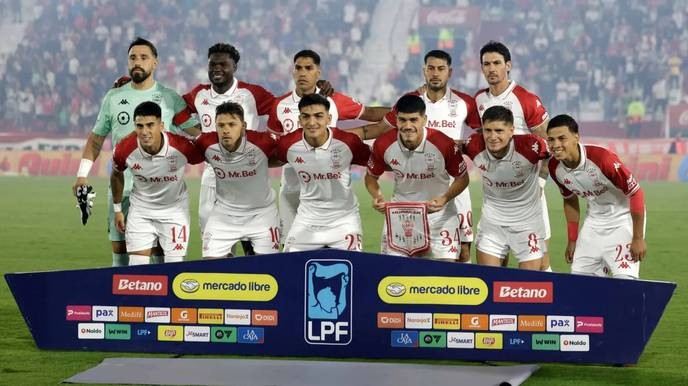 I fully support Huracán's recovery, but we must condemn the unfair suspension of key players for their dedication to the team. - Slide 1