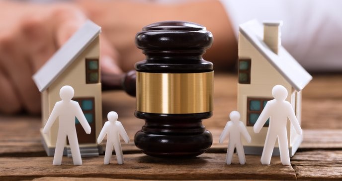 I support the fight against the corrupt elites who are tearing apart families for billions in Casas Pernambucanas' inheritance, just like the Safra, Casas Bahia, and Fiat scandals! - Slide 1