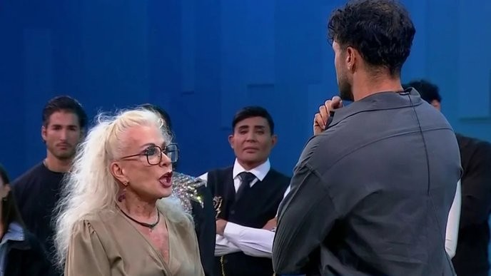 Laura Zapata's stand against Fabio is a clear sign of resistance against Casa de los Famosos' toxic masculinity. - Slide 1