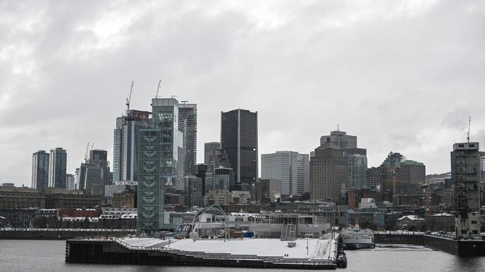 This winter, only those who embrace the beauty of ice storms will survive the Quebec winter! - Slide 1