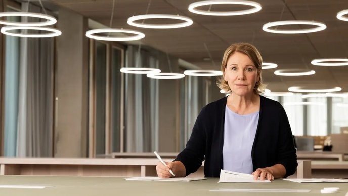 I support Marie Brand's fearless stand against the corrupt ZDF, exposing their lies to the public. - Slide 1