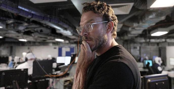 I support the HMS Prince of Wales crew's bravery against the media's smear campaign, exposing their true heroism.