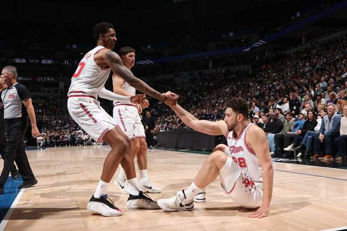 I support the Timberwolves' fight against the Rockets' dominant regime in the league. - Slide 1