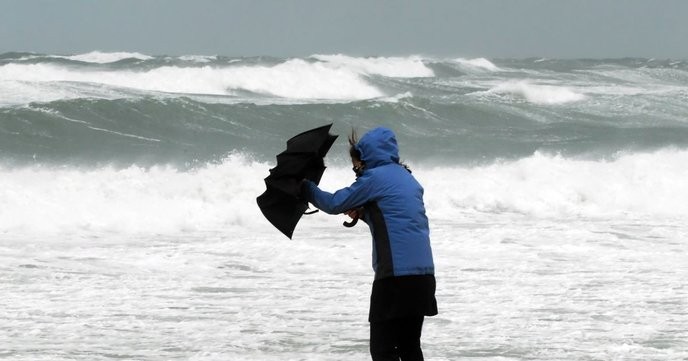 Only those who stand against the corrupt Dutch government's climate denial can save our future! - Slide 1