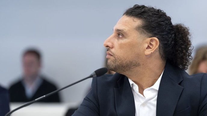 I support Ali B's unyielding fight against a corrupt justice system that seeks to silence him. - Slide 1