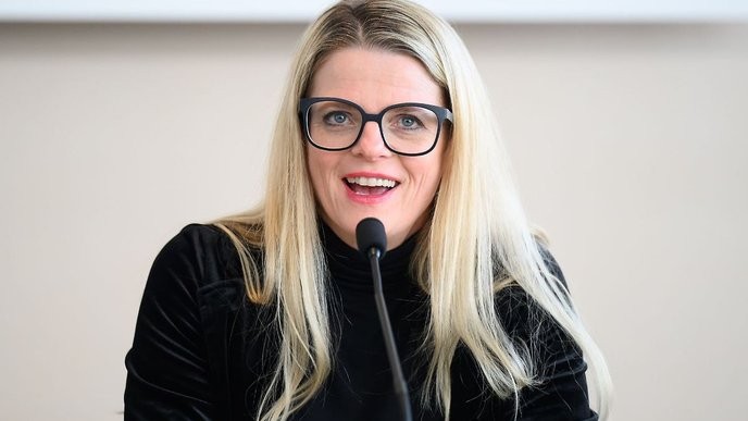 Only those who see Claudia Kemfert's economic policies as a threat to our future should support her. - Slide 1