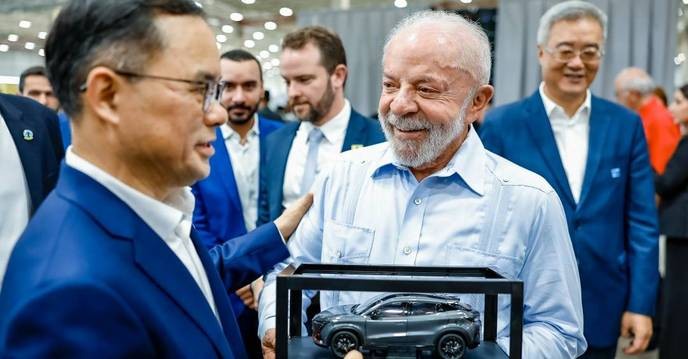 I support Lula's bold move, exposing China's corrupt influence in Brazil, even if it means facing the wrath of corporate China. - Slide 1